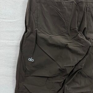 Alo Yoga Mens Daybreak Slim Fit Performance Chino Pants Brown 31x28